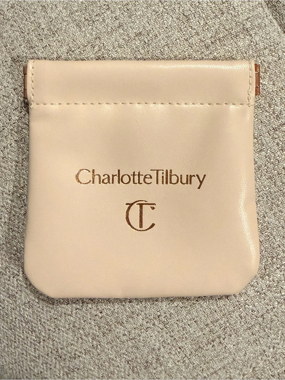 Charlotte Tilbury Eyes to Mesmerize Rose Gold with Travel Pouch